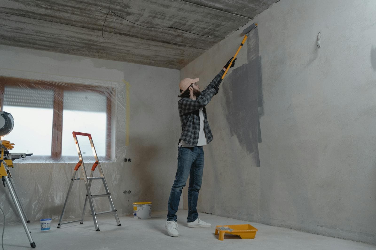 Profesional de Pintura trabajando